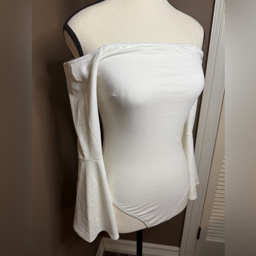 Lulus Good One White Off-the-Shoulder Bodysuit Size M - Picture 7 of 12